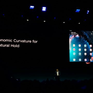 Al MWC 2019 Huawei Mate X, lo smartphone pieghevole senza notch e con tre display