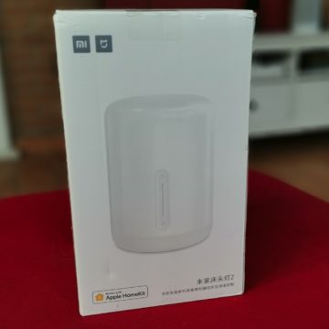 Recensione Xiaomi MIJIA Bedside Lamp 2: la lampada smart da comodino che comandi con Homekit, Google e Alexa