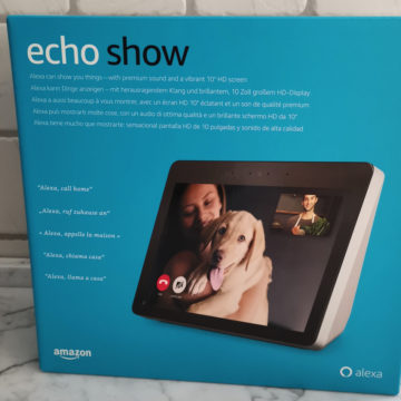 Unboxing Amazon Echo Show Italiano: vediamo da vicino l’’Echo da 10 pollici di schermo: fotogalleria e video