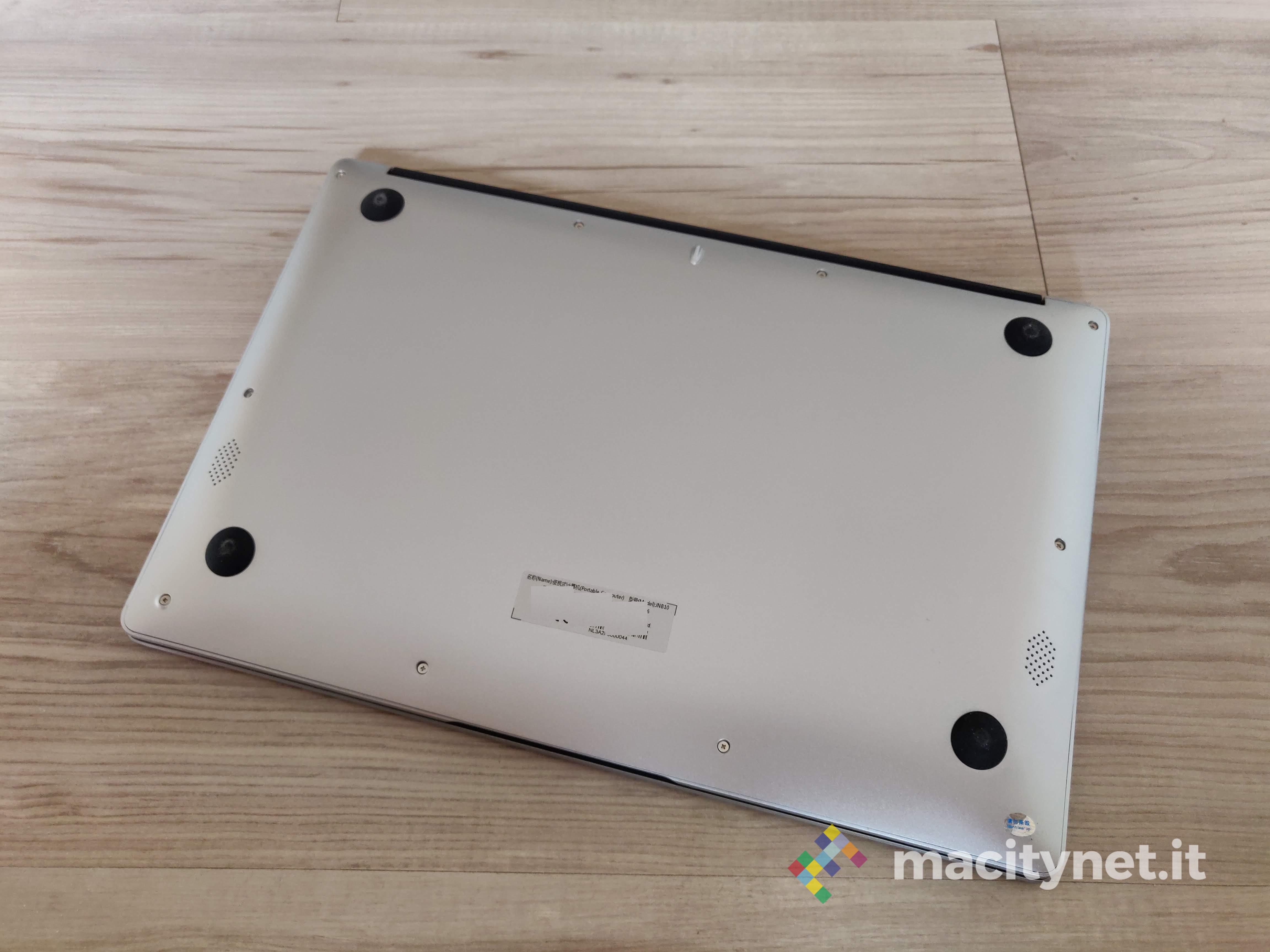 Recensione Jumper EZbook S4, con SSD e 8 GB di RAM