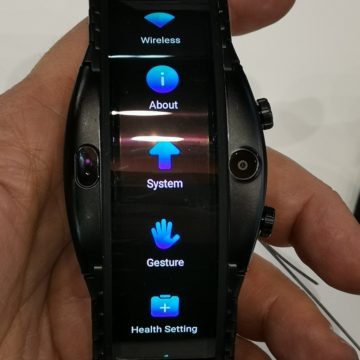 Al MWC 2019 Nubia presenta il bracciale smartphone flessibile