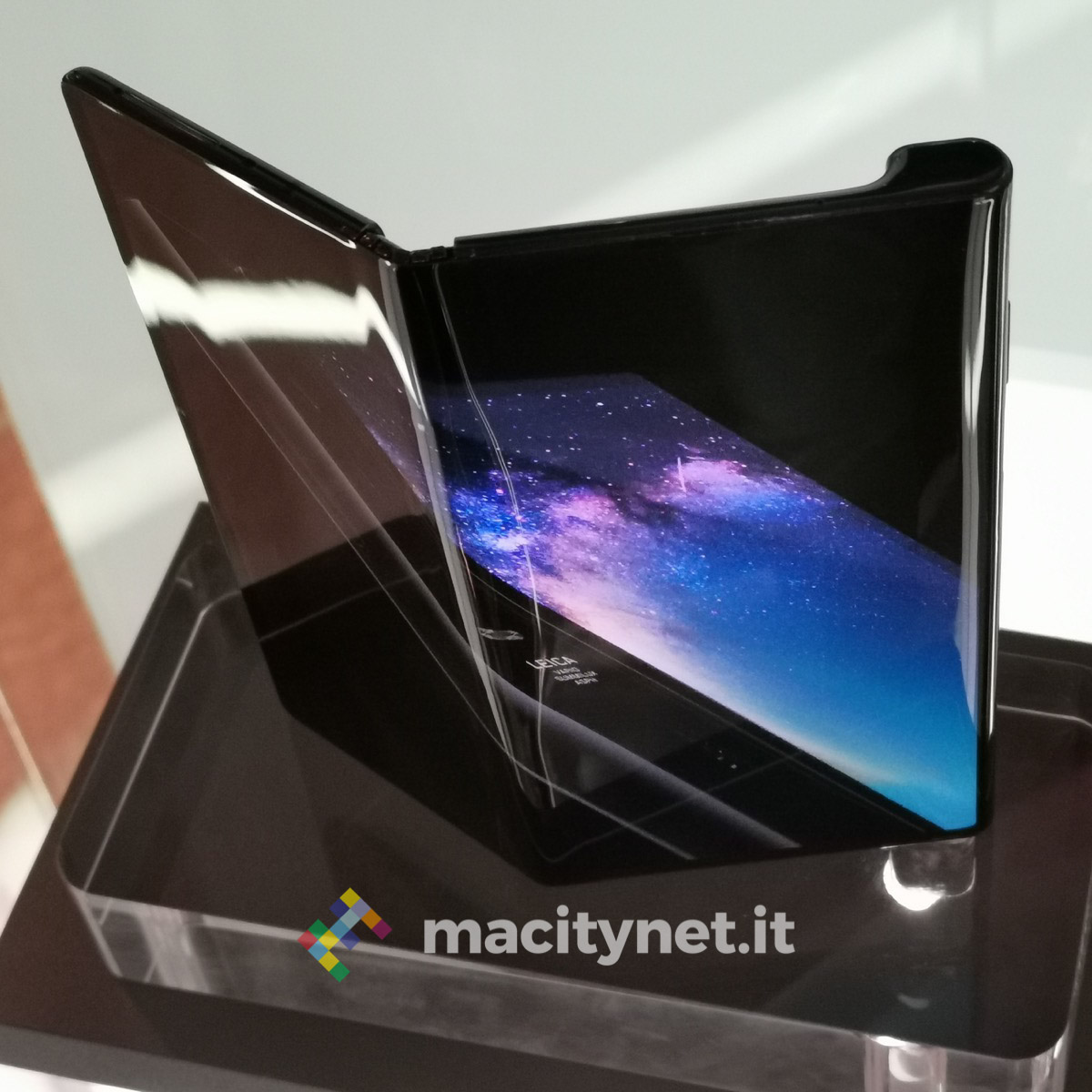 MWC 2019, arriva il pieghevole Huawei Mate X e iPhone XS diventa lo smartphone dei poveri