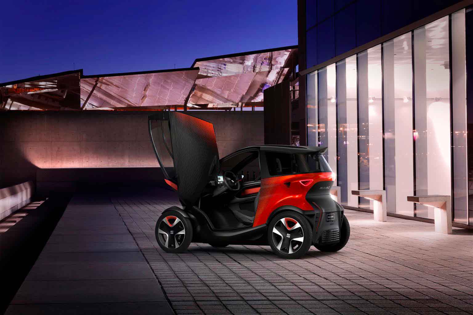 SEAT Minimò è un veicolo 100% elettrico che combina il meglio di auto e moto