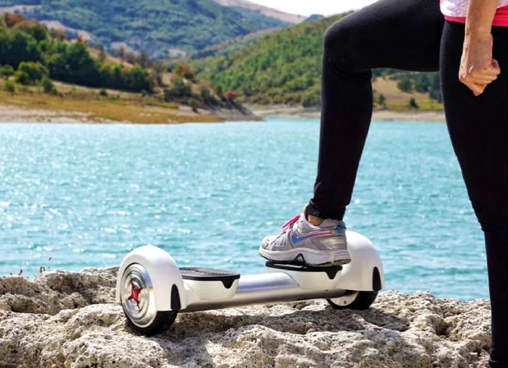 Smart PI, in offerta il nuovo scooter hoverboard unibody leggero e sportivo