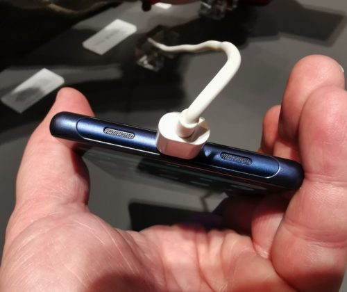 Sony Xperia 10 e 10 Plus, i medio gamma con schermo da cinema: MWC 2019