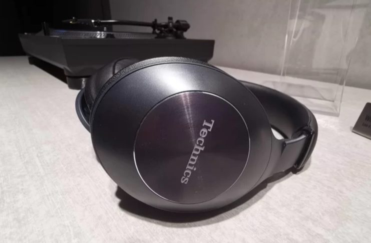 Technics F70N, cuffia over-ear con audio LDAC apt-X HD