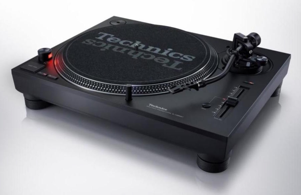 Technics SL-1200MK7, il giradischi per DJ con riproduzione invertita