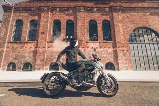 Zero Motorcycles SR/F, una moto elettrica con tanto di sistema operativo
