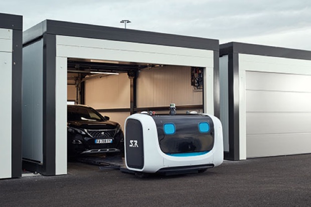 L’autista robot parcheggia le auto nell’aeroporto di Lione