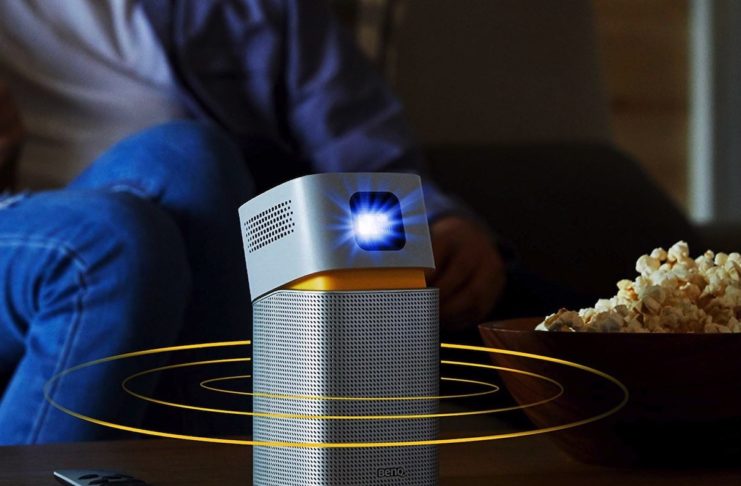 Proiettore BenQ GV1 il compatto per lo streaming take away su grande schermo