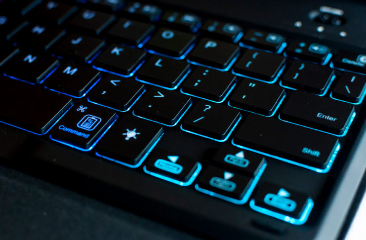 Recensione Inateck Custodia tastiera Stellarie per iPad 9.7″, la tastiera per iPad Gamer