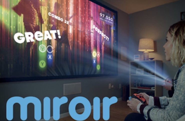 Miroir M631 Ultra Pro Projector è il proiettore full HD con USB-C che si mette in borsa