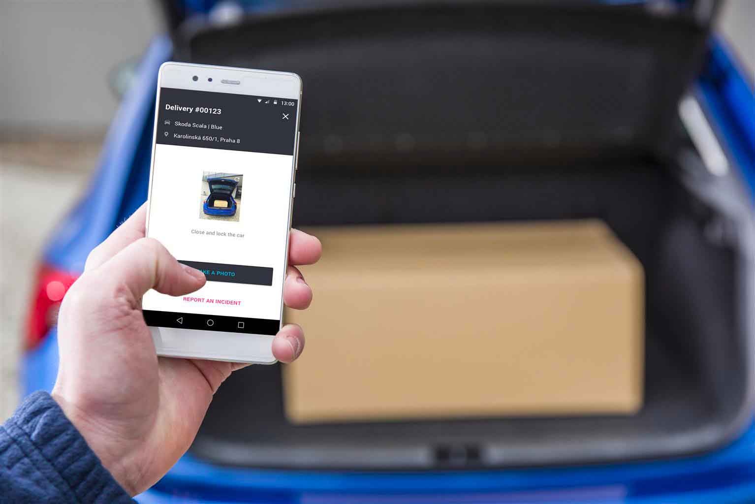 Ricevere un pacco in auto