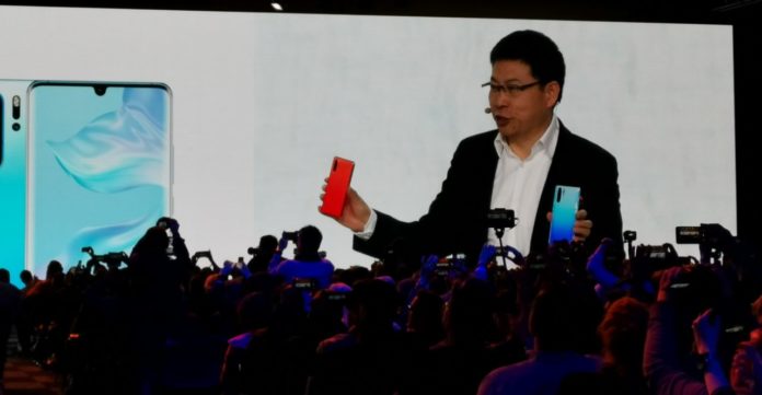 Huawei P30 e P30 Pro sono ufficiali: caratteristiche, foto, uscita e prezzi