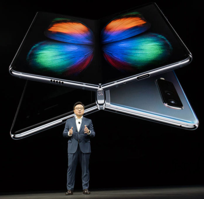 Apple sperimenta l’iPhone pieghevole con l’aiuto di Samsung