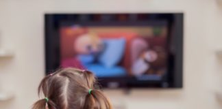 Linee guida OMS: per la salute dei bambini meno tempo davanti agli schermi