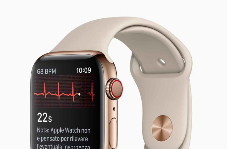 Quando si tocca la corona digitale, il circuito si chiude e vengono misurati i segnali elettrici che attraversano il cuore.