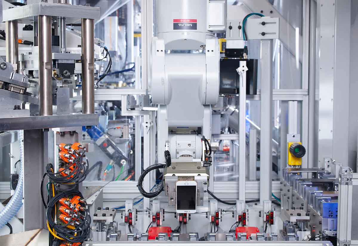 Daisy è un robot in grado di smontare e riciclare i componenti di vari iPhone