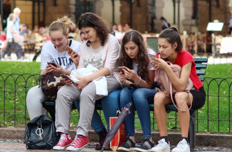 Doppio record iPhone: l’83% degli adolescenti usa ce l’ha, ancora di più lo desiderano