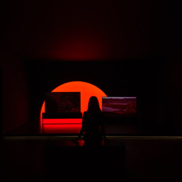 Il tv LG OLED arrotolabile è in mostra alla Milano Design Week 2019