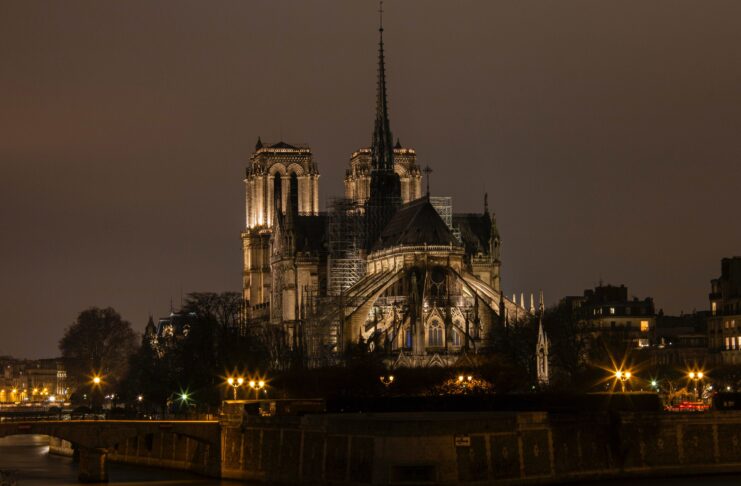 Apple attiva le donazioni per la ricostruzione della cattedrale di Notre Dame