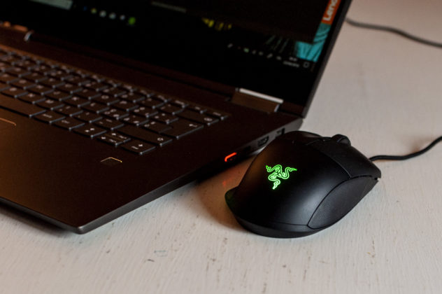 Razer Basilisk Essential, il mouse TOP per FPS diventa più conveniente