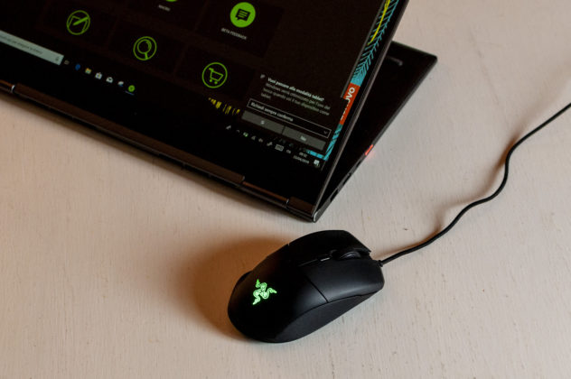 Razer Basilisk Essential, il mouse TOP per FPS diventa più conveniente