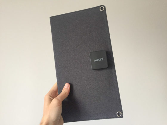 Recensione Aukey PB-P25, triplo pannello solare con 2 uscite USB