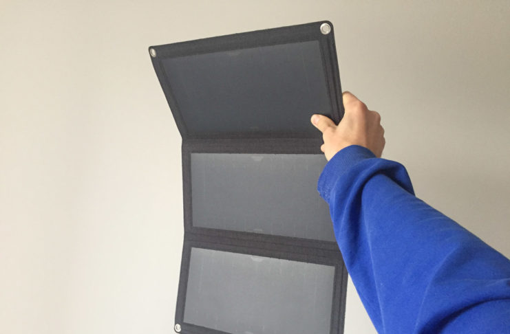 Recensione Aukey PB-P25, triplo pannello solare con 2 uscite USB