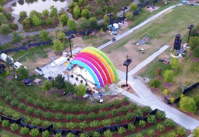 Le foto dell’apertura Apple Park e il tributo a Steve Jobs