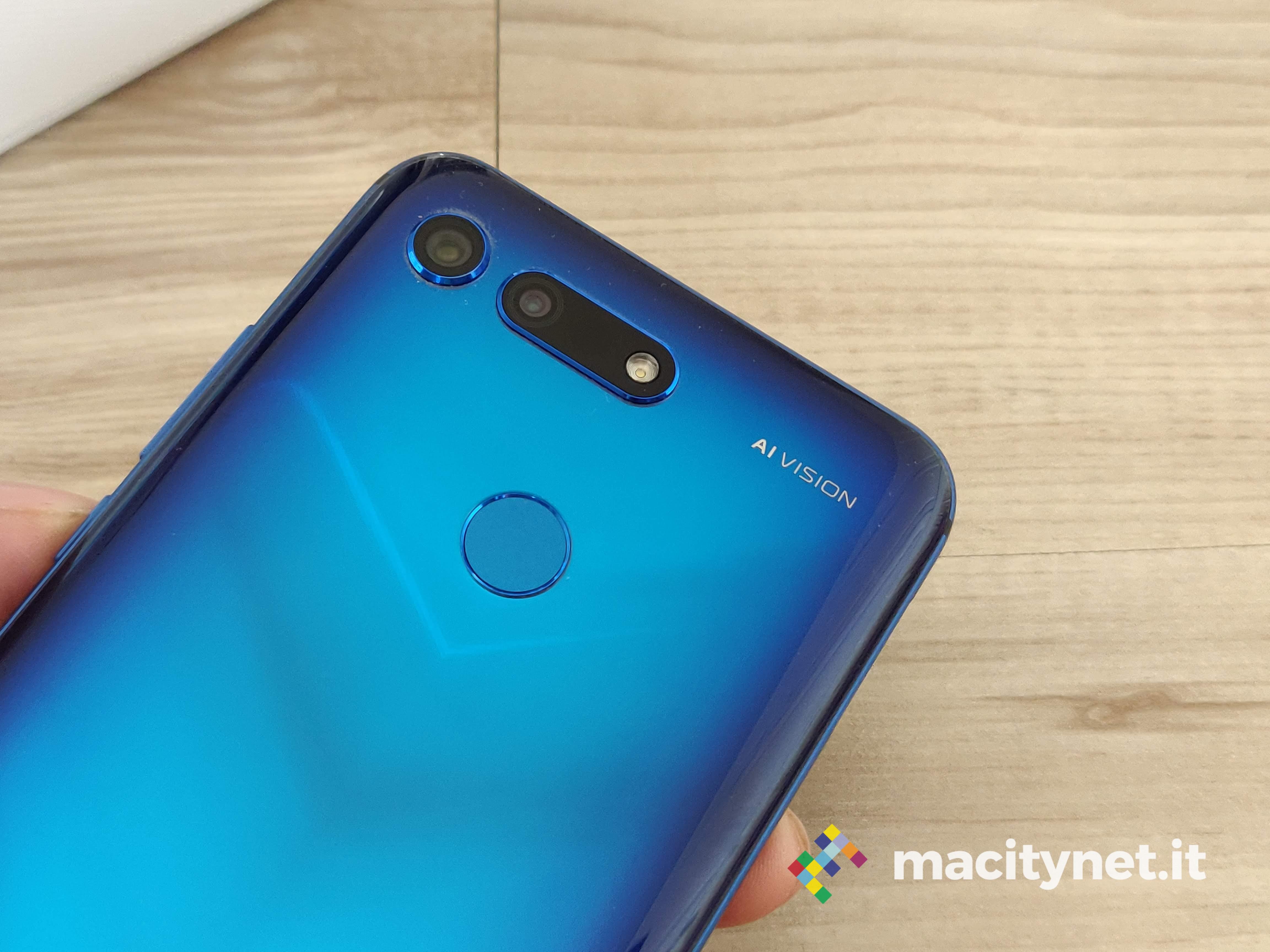 Recensione Honor View 20