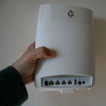 Vista posteriore satellite Orbi RBS50