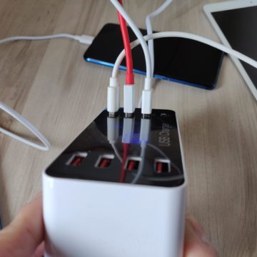 Recensione USB Smart Charger, la stazione di ricarica QC 3.0 e USB-C per domare tutti i dispositivi
