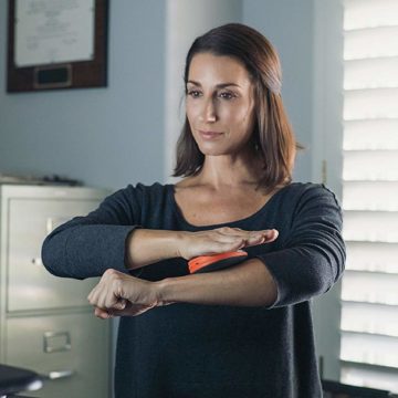 Activ5 è un dispositivo portatile per l’allenamento che comunica con un’app che fa da coach