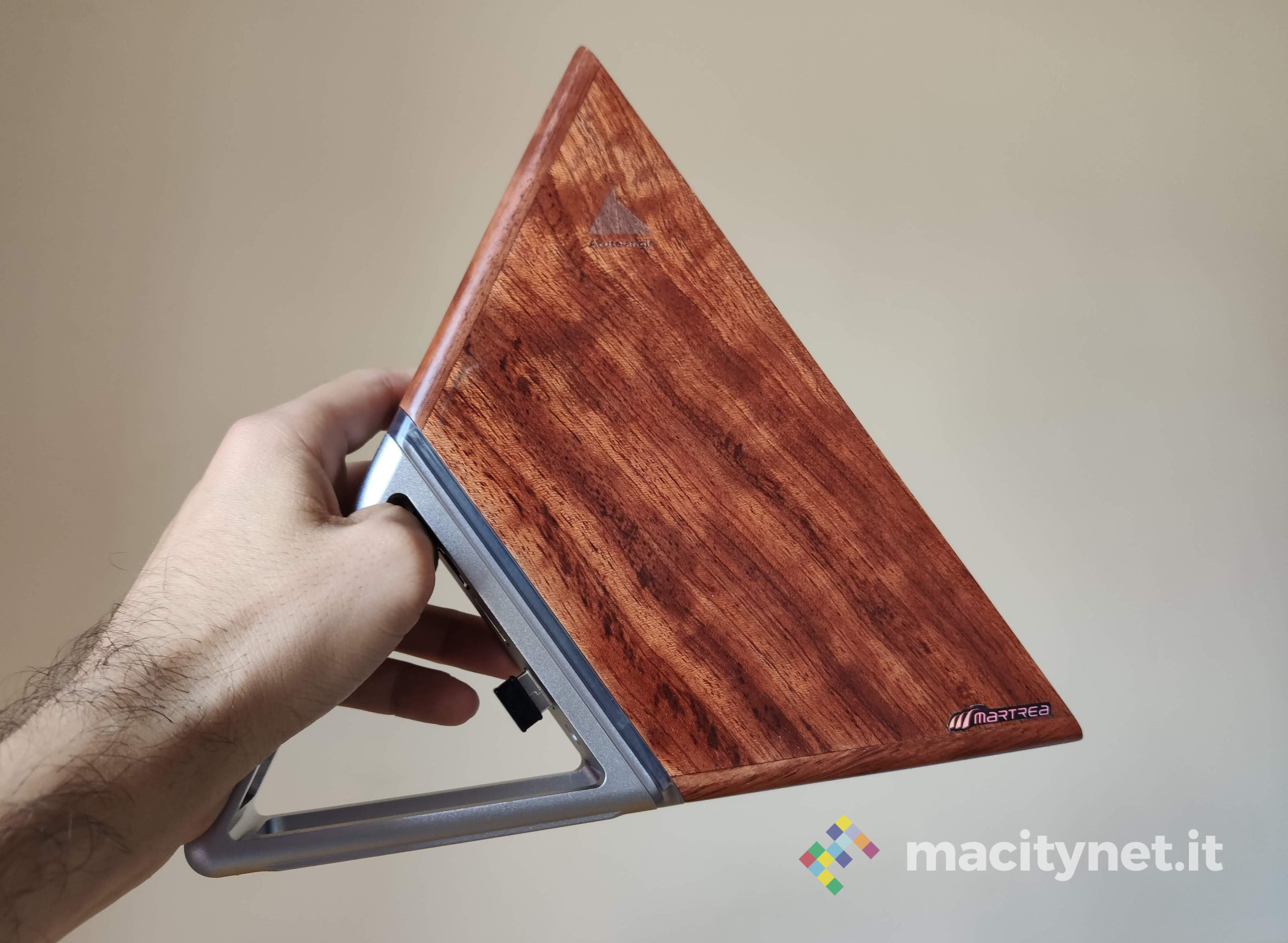 Angled Pc Recensione Acute Angle AA, il mini PC triangolare che vi arreda casa ...
