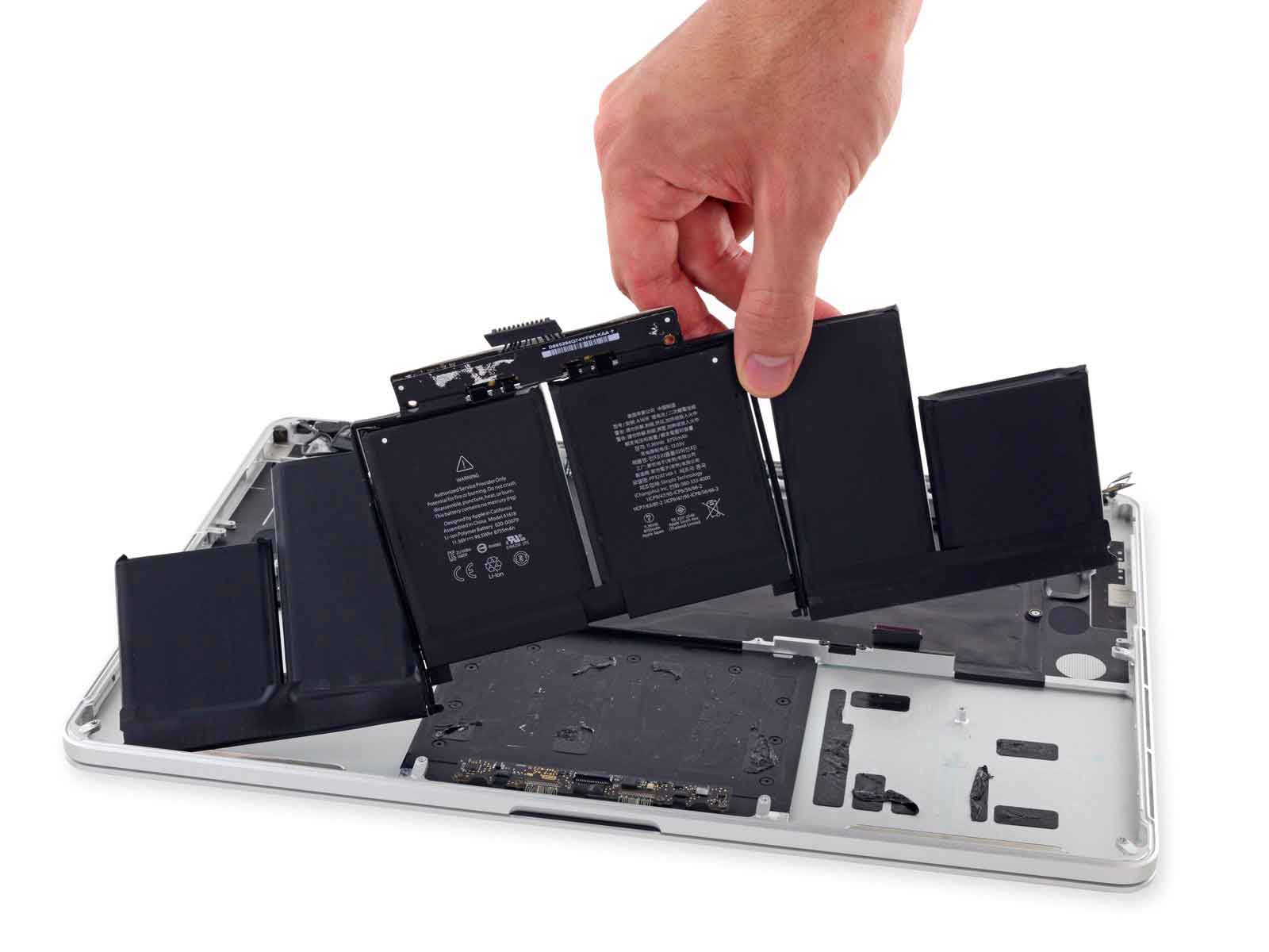 Apple ha attivato un programma richiamo batterie per i MacBook Pro 15″ dal 2015 al 2017