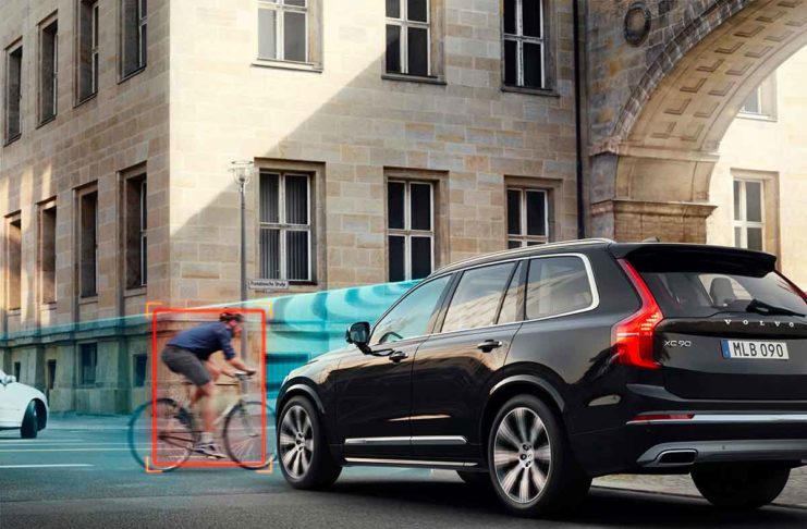 Messo a punto un crash test per i caschi da bici in collisione con un’auto