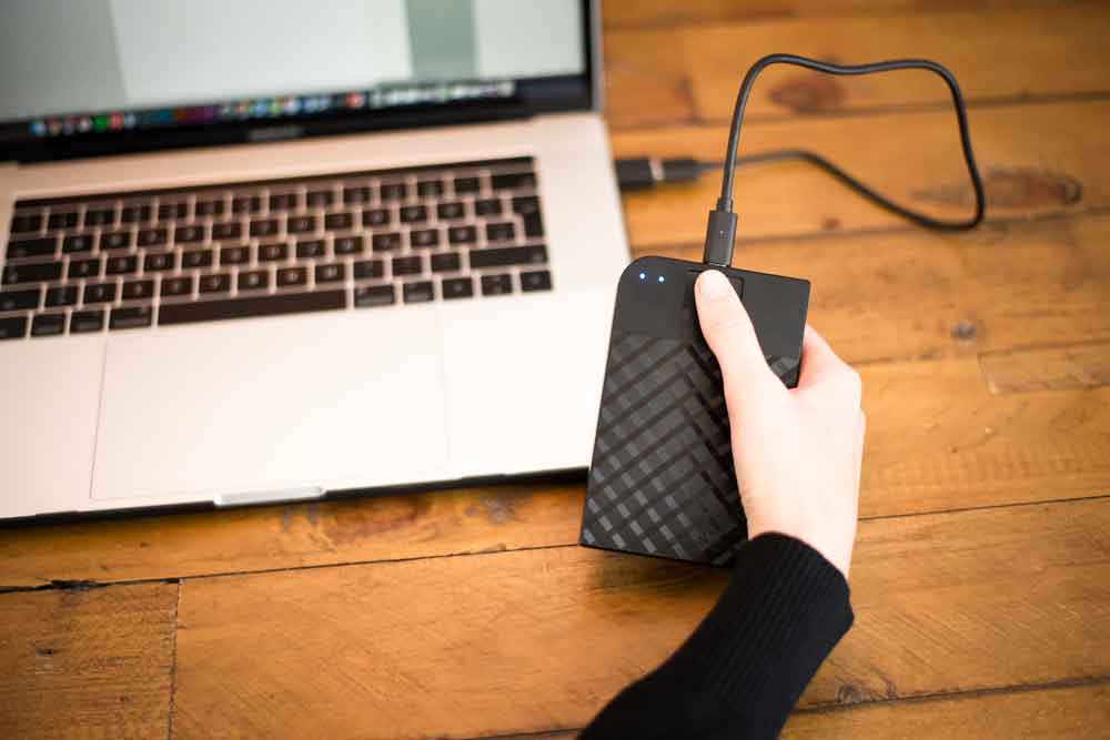 Verbatim Fingerprint Secure è un HDD con crittografia a 256 bit che si sblocca con le impronte digitali