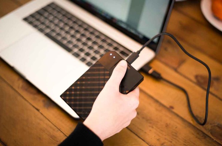 Verbatim Fingerprint Secure è un HDD con crittografia a 256 bit che si sblocca con le impronte digitali