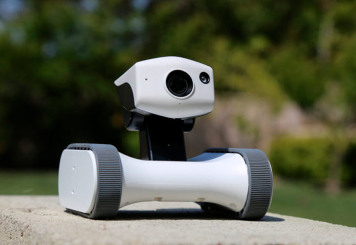 Recensione AppBot Riley, recensione del piccolo robot curioso di casa