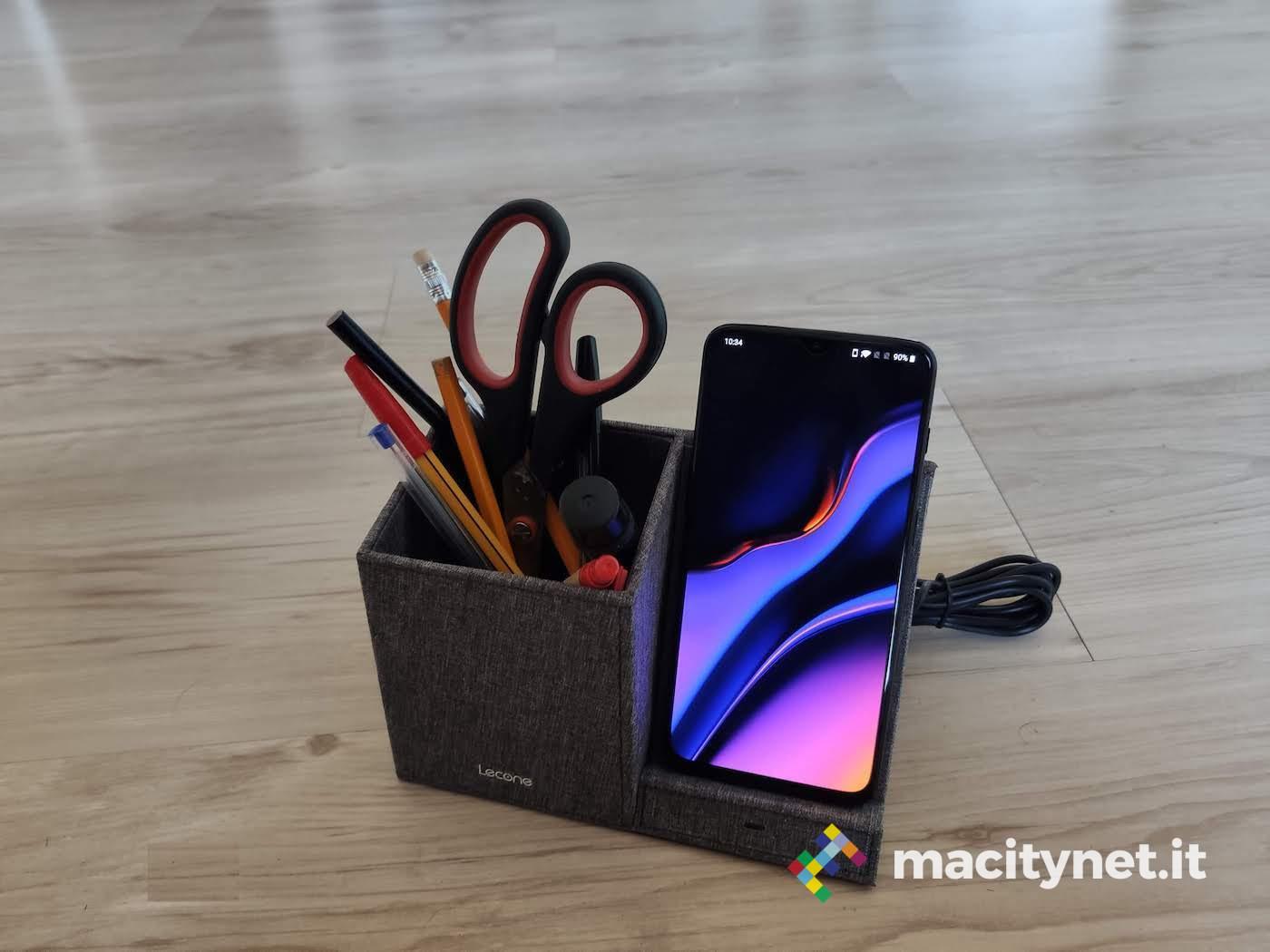 In prova il caricatore Lecone Wireless che vi organizza anche la scrivania In prova il caricatore Lecone Wireless che vi organizza anche la scrivania