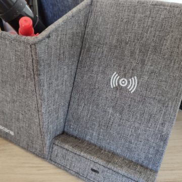 In prova il caricatore Lecone Wireless che vi organizza anche la scrivania
