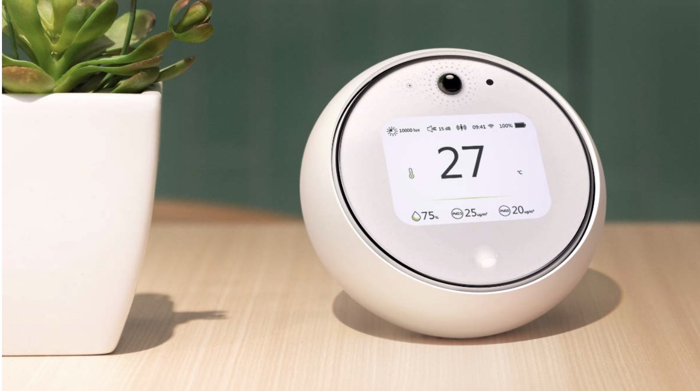 Il pluri-sensore Homekit Koogeek 2.8 ” Intelligent Wi-FI legge qualità dell’aria, luce, suono, temperatura e umidità