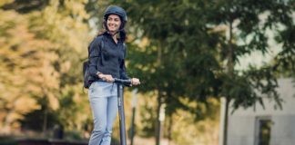 Ninebot by Segway ES2 monopattino elettrico che parla con iPhone: solo 392€, il prezzo più basso di Internet