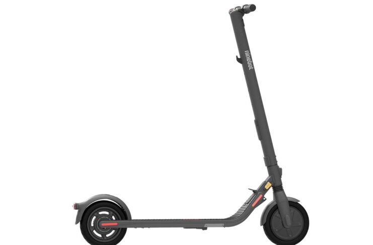 Sconto Ninebot by Segway ES2 monopattino elettrico che parla con iPhone: solo 392€