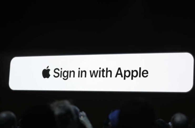 Accedi con Apple, la password di Google o Facebook non basterà più