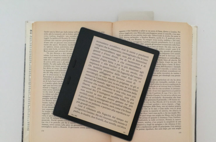 Recensione Kindle Oasis 2019, il top di gamma degli e-reader Amazon ora è perfetto