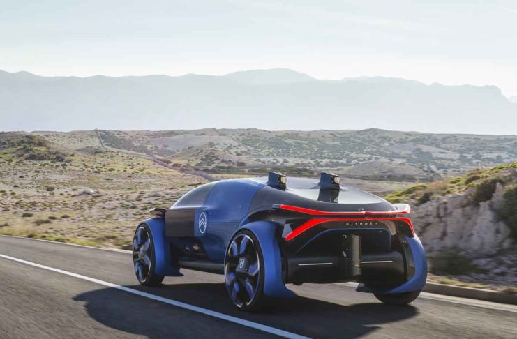 Citroën 19_19 è un concept di veicolo 100% elettrico dalla forma di una capsula trasparente sospesa