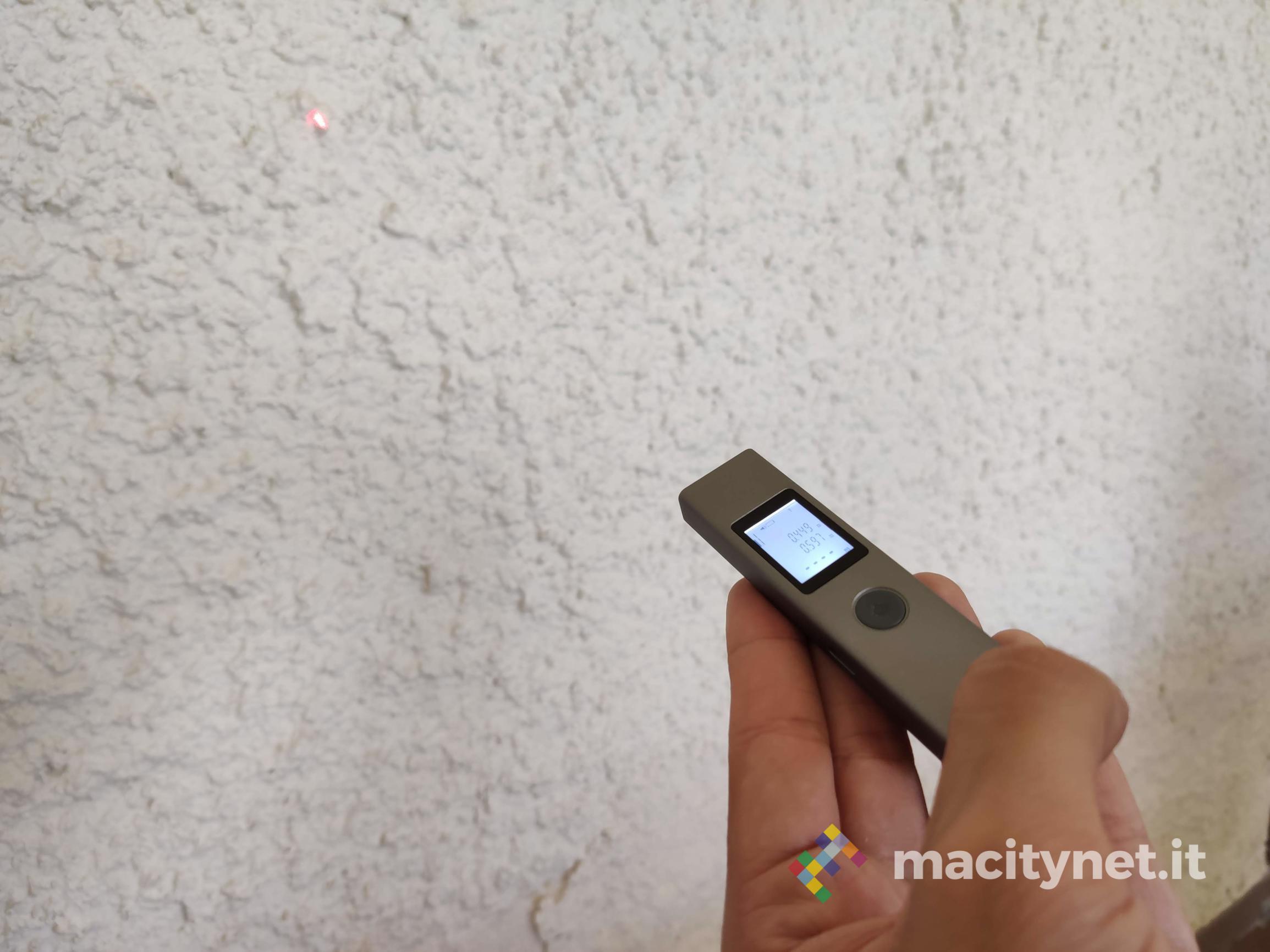 Recensione telemetro laser Alfawise LS-1, quando il metro non serve davvero più
