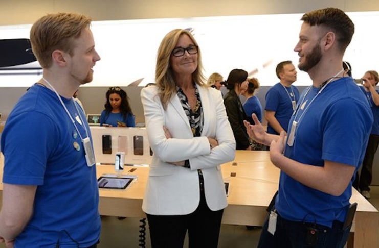 Angela Ahrendts rivendica il merito della fidelizzazione dei dipendenti alle stelle